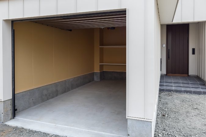 INNER GARAGE